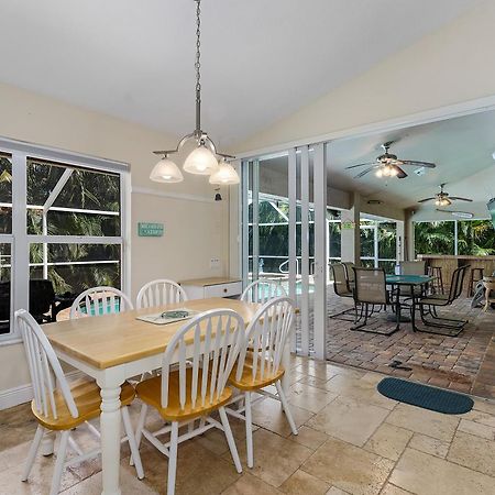 Luxury Home, Hot Tub, Heated Pool, Tiki Bar - Villa Spain Cape Coral Exterior photo