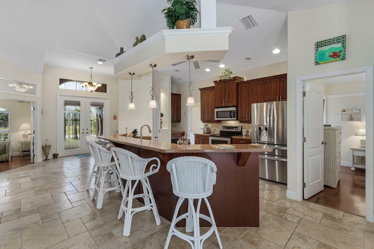 Luxury Home, Hot Tub, Heated Pool, Tiki Bar - Villa Spain Cape Coral Exterior photo