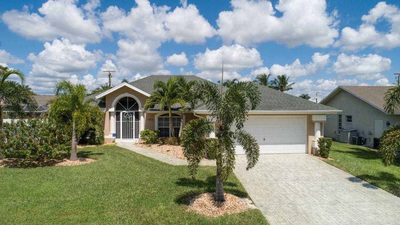 Luxury Home, Hot Tub, Heated Pool, Tiki Bar - Villa Spain Cape Coral Exterior photo