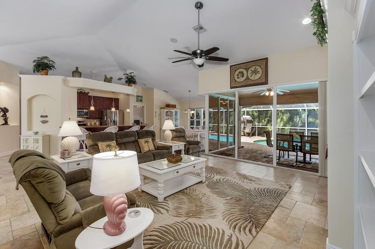 Luxury Home, Hot Tub, Heated Pool, Tiki Bar - Villa Spain Cape Coral Exterior photo