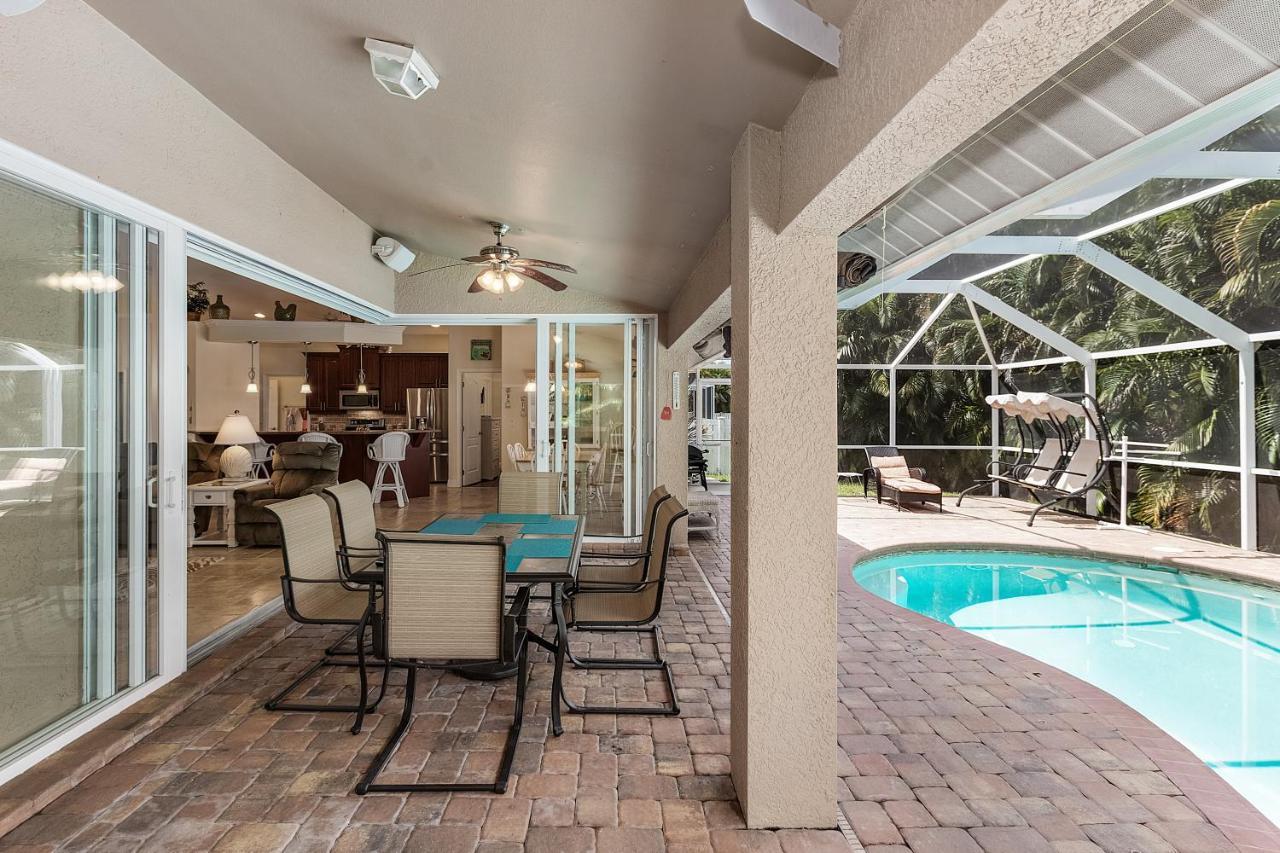 Luxury Home, Hot Tub, Heated Pool, Tiki Bar - Villa Spain Cape Coral Exterior photo