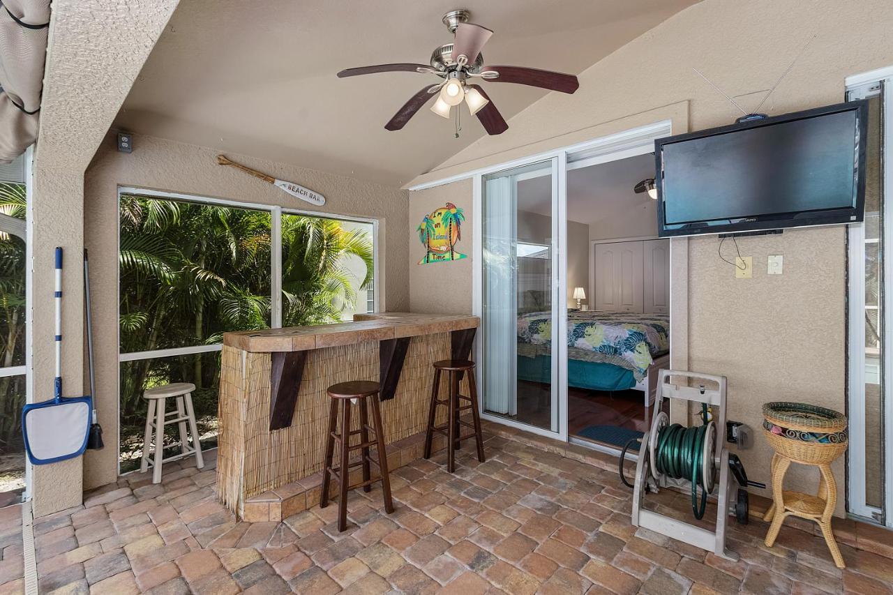 Luxury Home, Hot Tub, Heated Pool, Tiki Bar - Villa Spain Cape Coral Exterior photo